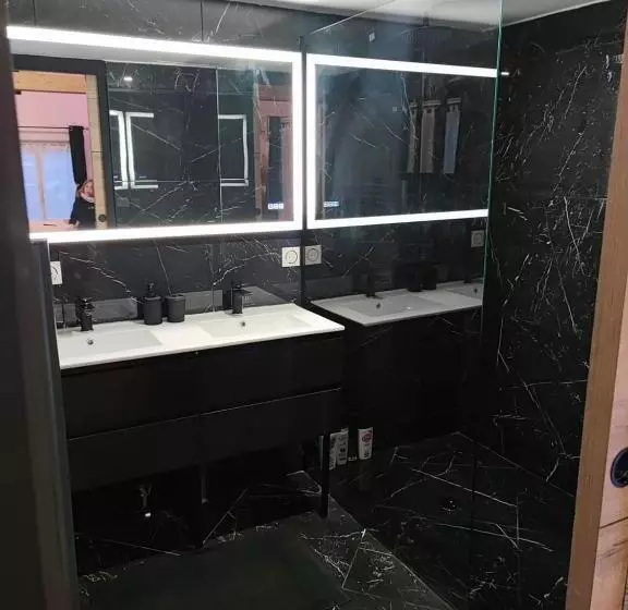 Hotelli La Suite Blr