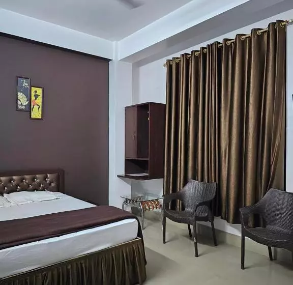 Hotel Nirvis Grand