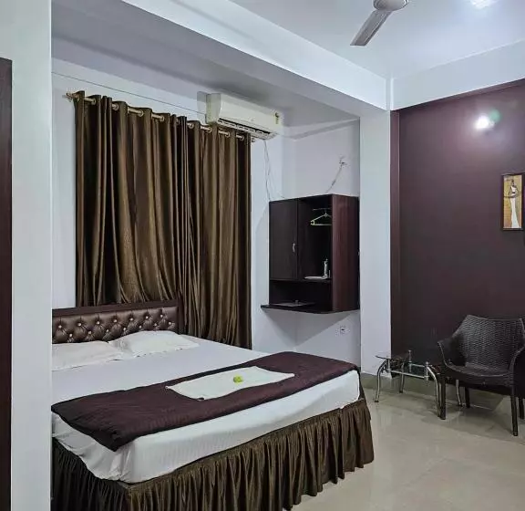 Hotel Nirvis Grand