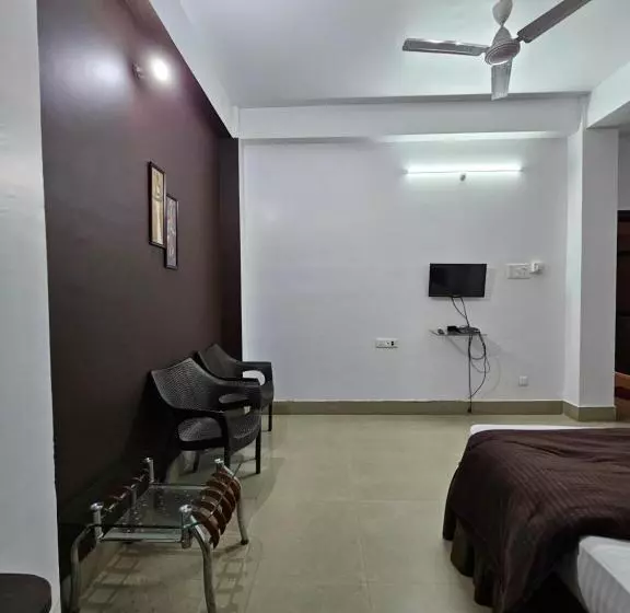 Hotel Nirvis Grand