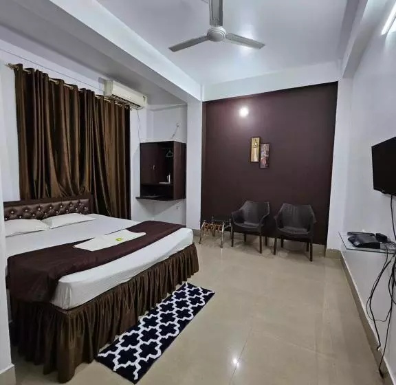 Hotel Nirvis Grand