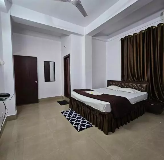 Hotel Nirvis Grand