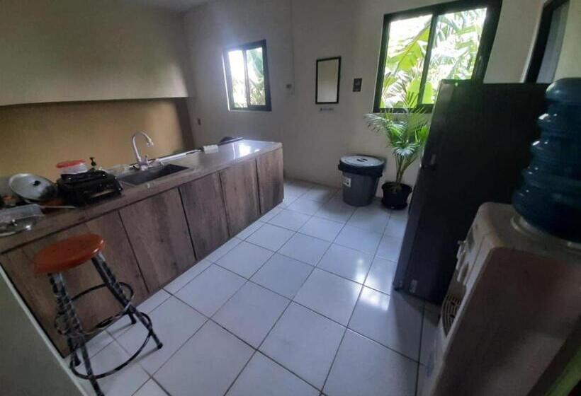 فندق Oyo 93274 Oren Home Bekasi