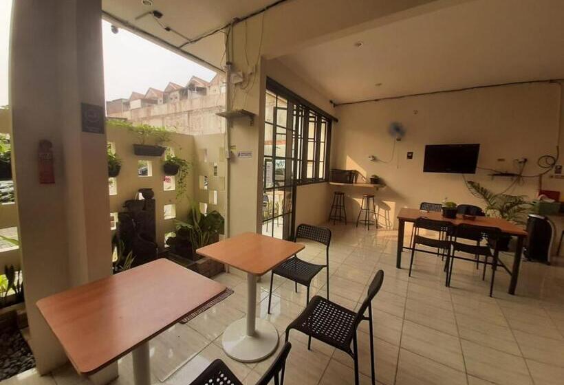 فندق Oyo 93274 Oren Home Bekasi