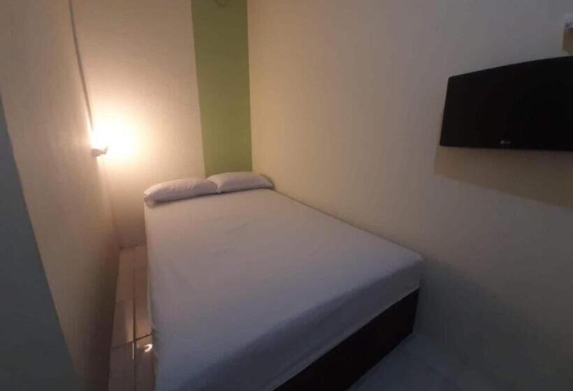 فندق Oyo 93274 Oren Home Bekasi