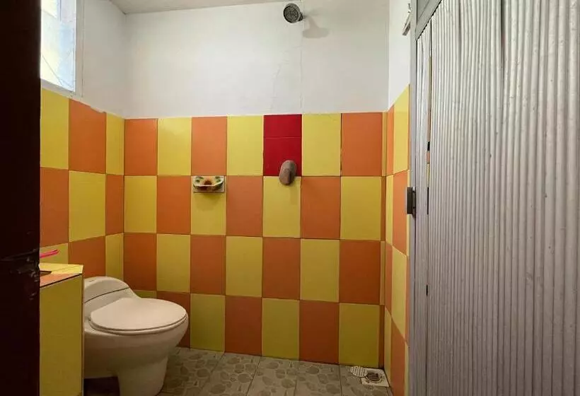 Hotelli Oyo 93277 Villa Kemiloko Syariah