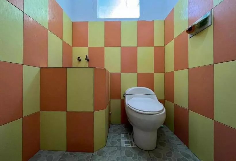 Hotelli Oyo 93277 Villa Kemiloko Syariah