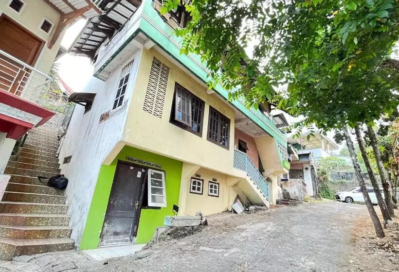 Hotelli Oyo 93277 Villa Kemiloko Syariah