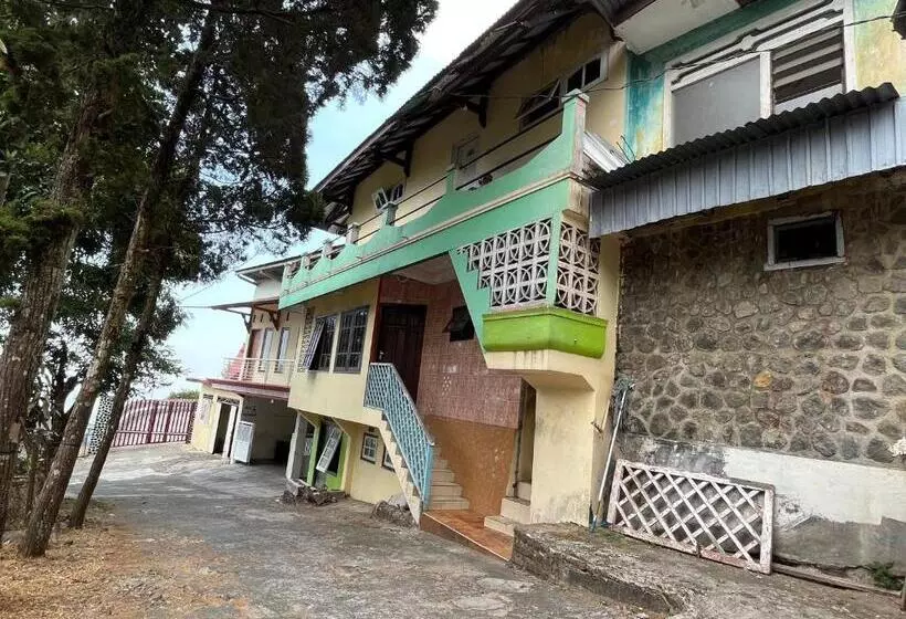 Hotelli Oyo 93277 Villa Kemiloko Syariah