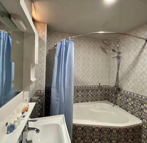 בית מלון כפרי Suzangaron