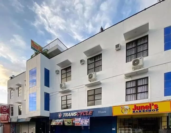 Hotelli Three U S Pension House