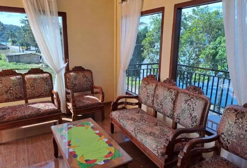 Oyo 93241 Hotel Puri Azzura Danau Ranau