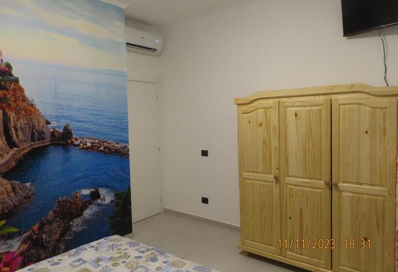 بنسيون Amici Holiday Stazione