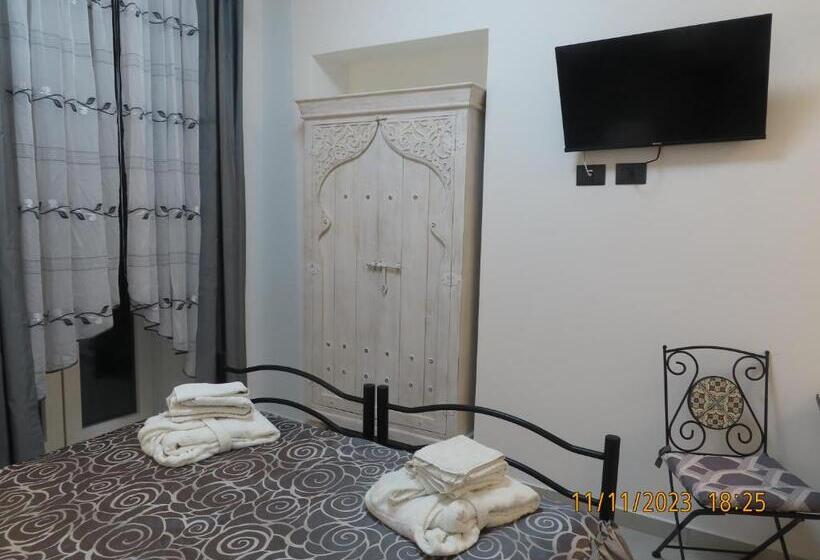 بنسيون Amici Holiday Stazione