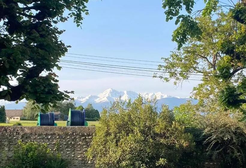 Majatalo Chambre D Hôte 1787 : Les Terrasses Des Pyrénées