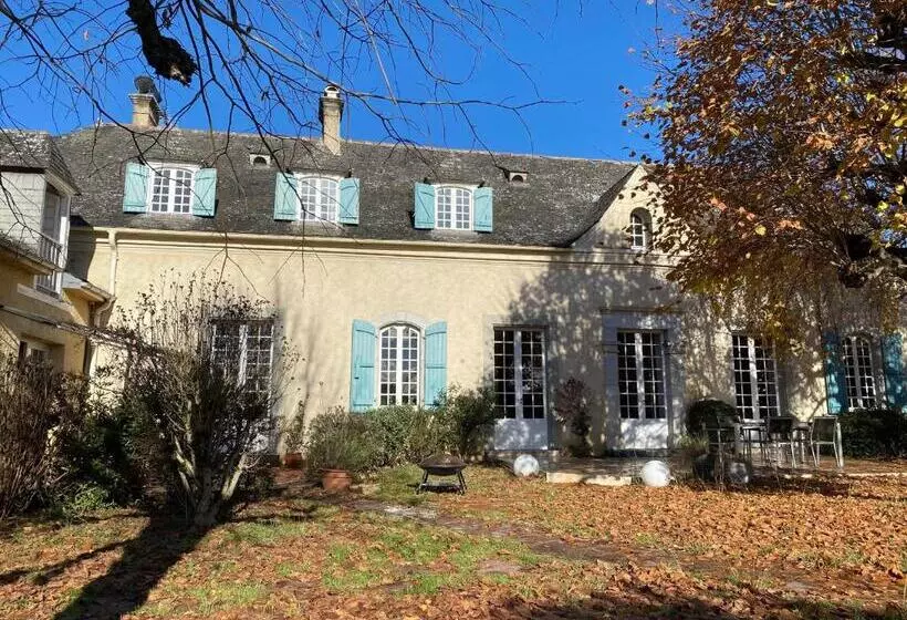 Majatalo Chambre D Hôte 1787 : Les Terrasses Des Pyrénées