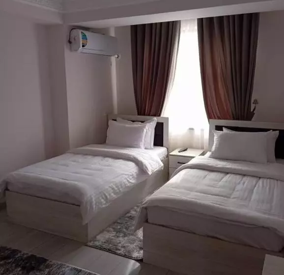 ペンション Daniyar Guest House