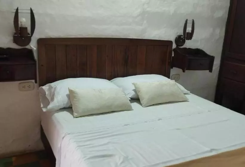 ペンション Hostal La Batea