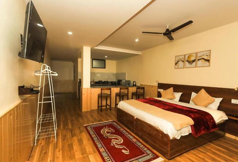 تختخواب و صبحانه Himalayan Suite