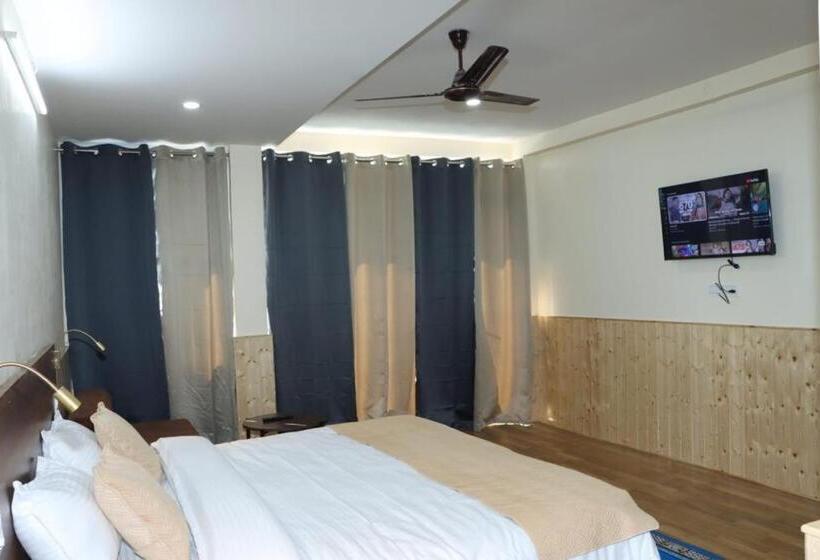 تختخواب و صبحانه Himalayan Suite