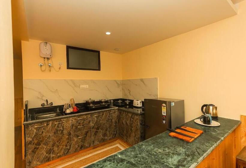 تختخواب و صبحانه Himalayan Suite