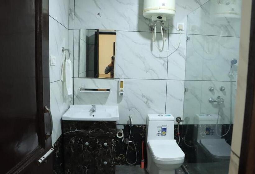 تختخواب و صبحانه Himalayan Suite