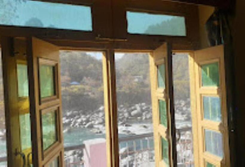 בית מלון כפרי Green Valley, Tiuni