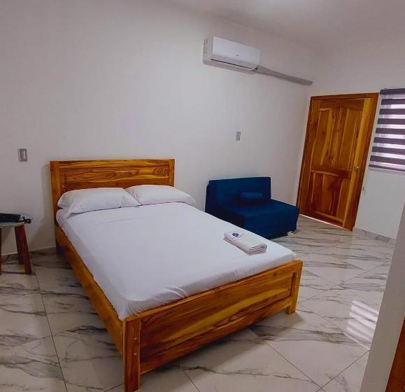 호텔 Hostal Amelia De La Rosa