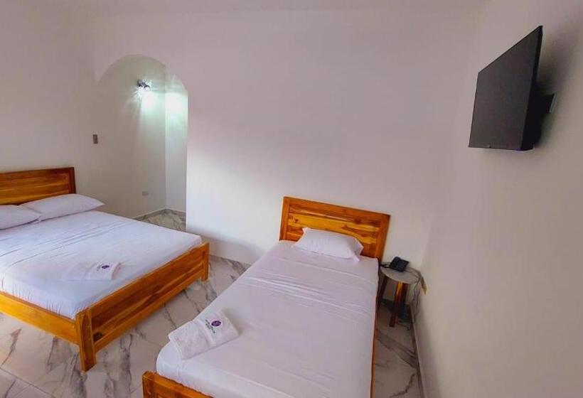 호텔 Hostal Amelia De La Rosa