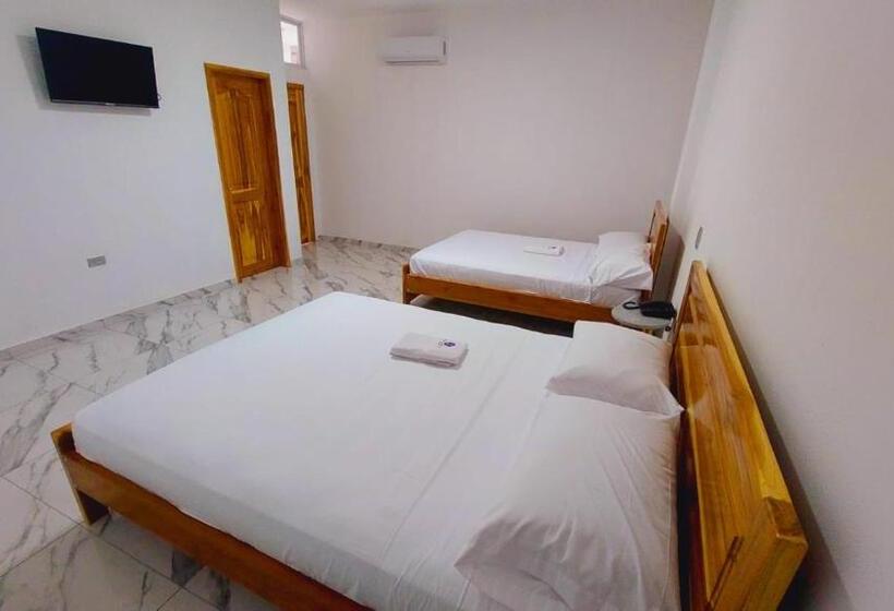 호텔 Hostal Amelia De La Rosa