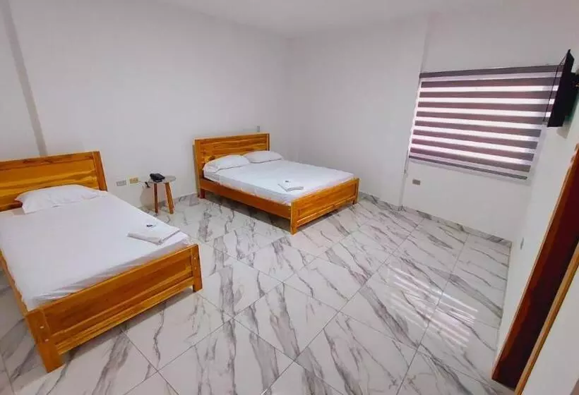 ホテル Hostal Amelia De La Rosa