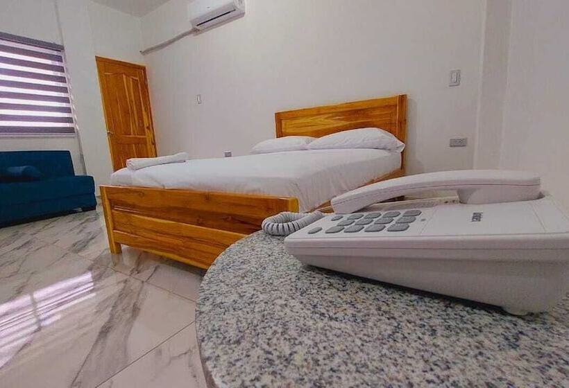 호텔 Hostal Amelia De La Rosa