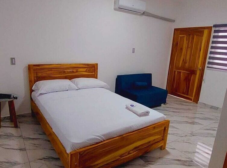 호텔 Hostal Amelia De La Rosa