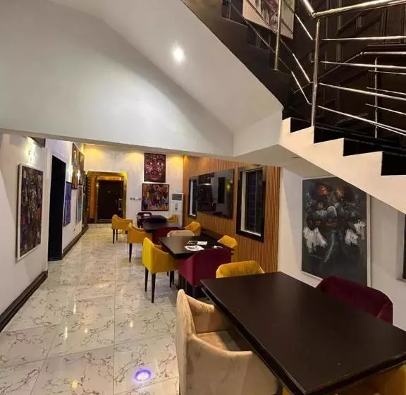 هتل Hq Apart