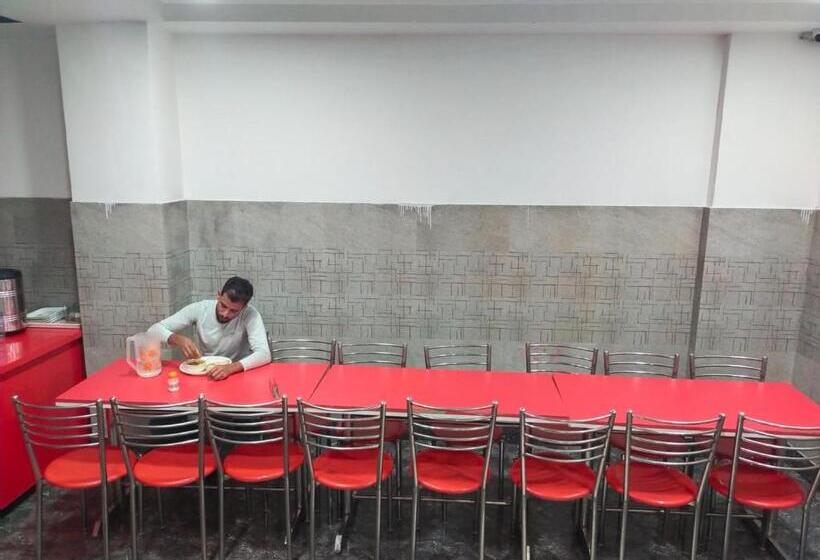 هتل Jp International, Katra