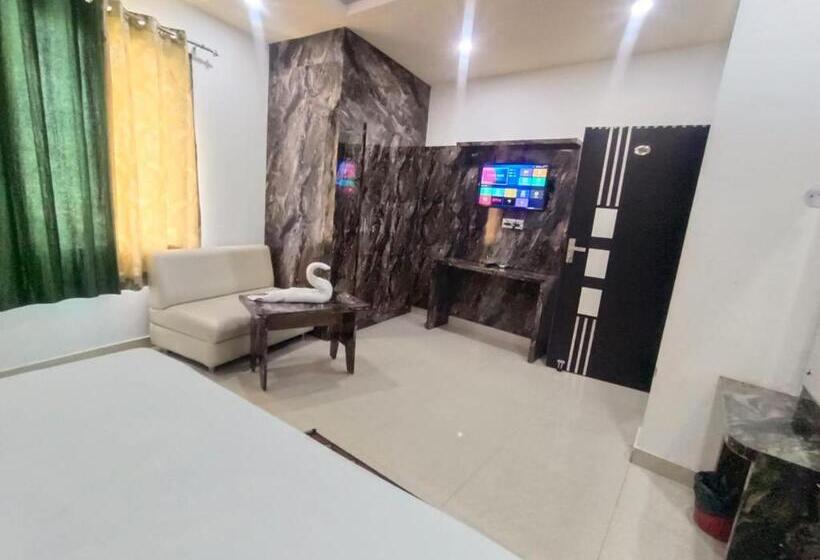 هتل Jp International, Katra