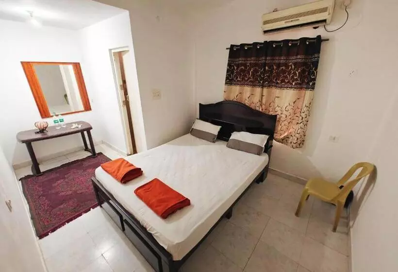 Hotelli Nisarga Resort