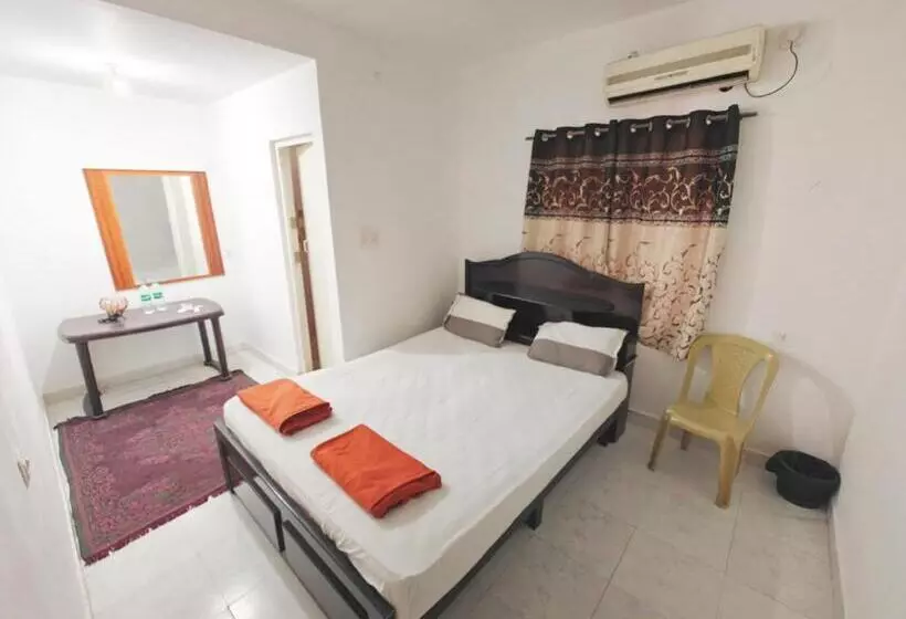 Hotelli Nisarga Resort