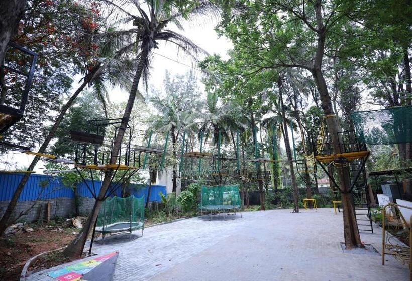 Hotel Nisarga Resort