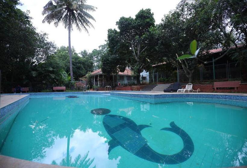 Hotel Nisarga Resort