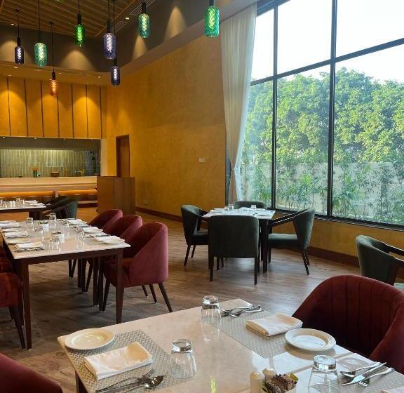 호텔 Ramada Encore By Wyndham Amritsar Airport