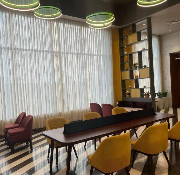 호텔 Ramada Encore By Wyndham Amritsar Airport