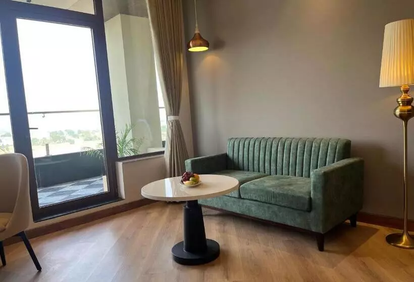 Hotelli Ramada Encore By Wyndham Amritsar Airport