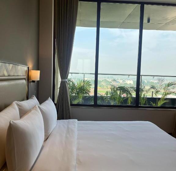 호텔 Ramada Encore By Wyndham Amritsar Airport