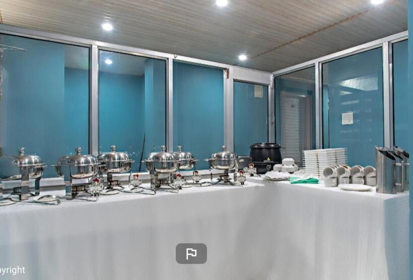 בית מלון כפרי The Wood Inn