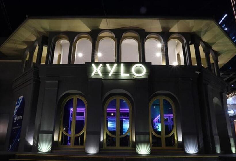 La Palazzo Across Uptown Mall & Grand Hyatt Bgc