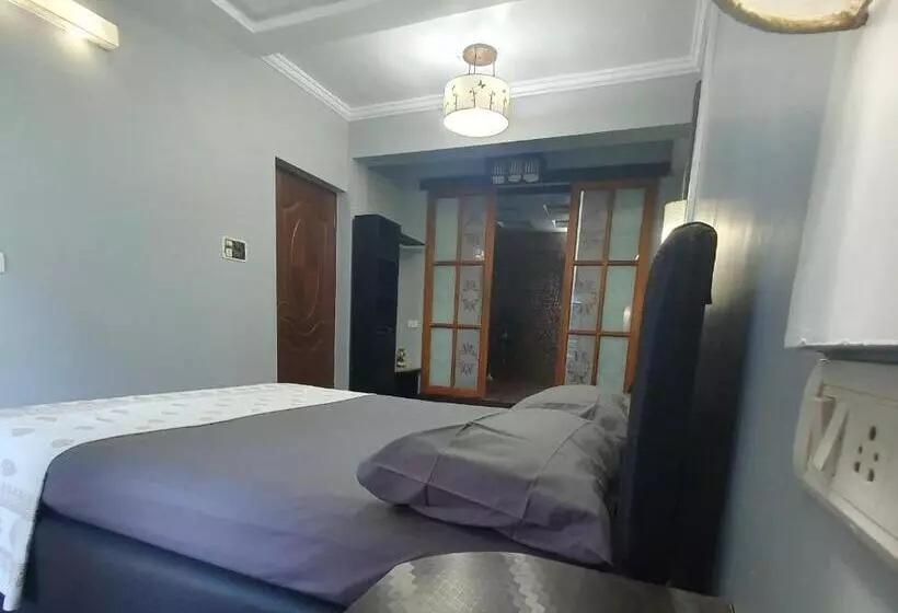 ペンション Fernandes Homestay  Apartment Near The Beach  Feliz