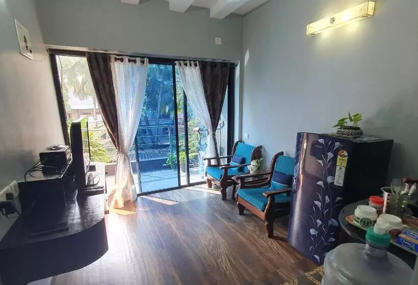 ペンション Fernandes Homestay  Apartment Near The Beach  Feliz