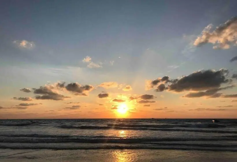 ペンション Fernandes Homestay  Apartment Near The Beach  Feliz