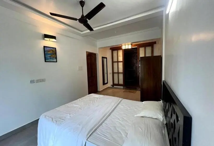 ペンション Fernandes Homestay  Apartment Near The Beach  Feliz